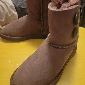 Sheepskin boots from Australia